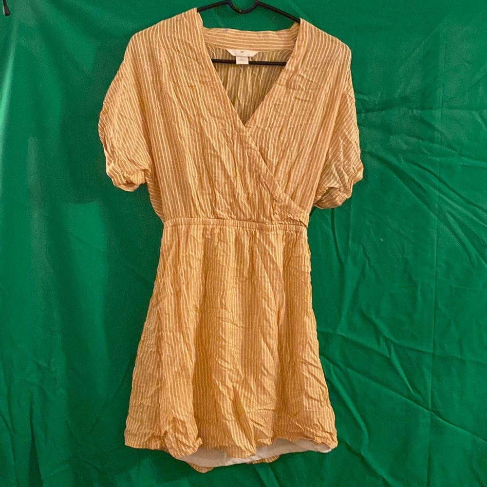 H&M Low Cut MIDI Dress